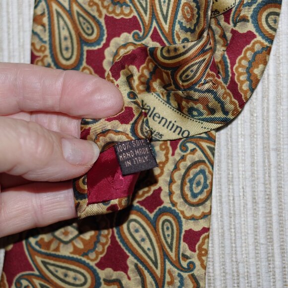 il_340x270.3980354892_b7tc.jpg Valentino Cravatte Tie Mens Vintage Silk Burgundy Gold Green Necktie 58\